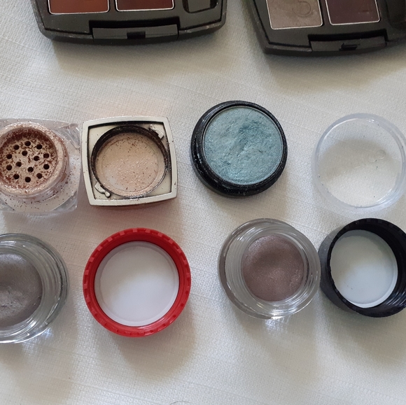 Makeup bundle - Picture 2 of 3
